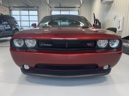 Used 2014 Dodge Challenger R/T RWD image 2
