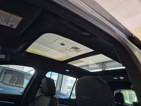New 2027 Buick Enclave Avenir w/ LPO, Floor Liner Package AWD/4WD image 29