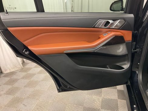 Used 2021 BMW X7 M50i image 34