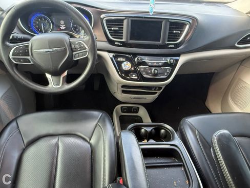 Used 2020 Chrysler Voyager Lxi FWD image 11