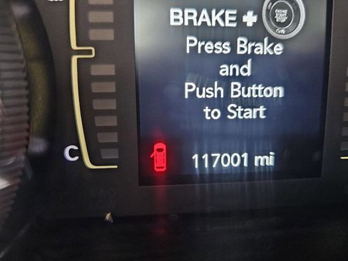 Used 2020 Jeep Cherokee Latitude Plus image 12