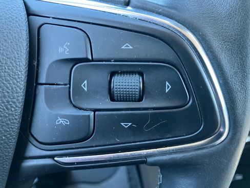 Used 2023 Buick Envision Avenir image 21