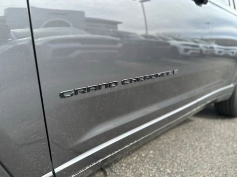 New 2026 Jeep Grand Cherokee L Limited AWD/4WD image 16