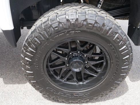 Used 2024 GMC Sierra 2500 AT4 w/ Technology Package AWD/4WD image 35