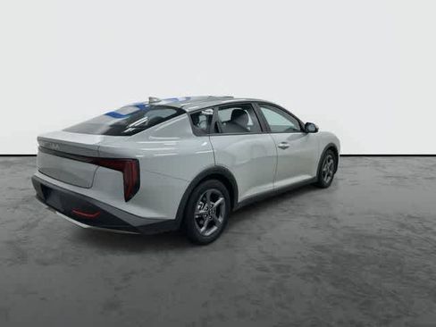 Used 2025 Kia K4 FWD image 4