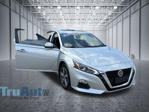 Used 2021 Nissan Altima 2.5 SV w/ SV Premium Package AWD/4WD image 10