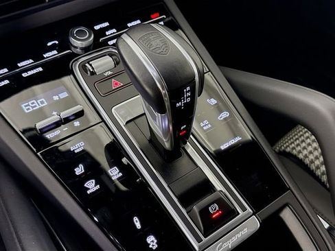 Used 2022 Porsche Cayenne Turbo S image 17