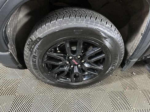 Used 2024 GMC Sierra 1500 Elevation AWD/4WD image 11