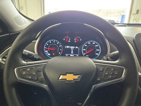 Used 2018 Chevrolet Malibu LS image 28