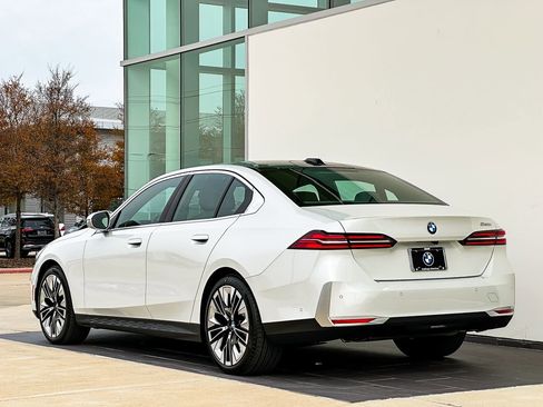 New 2026 BMW 530i 530i w/ Executive Package image 7