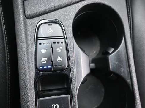 Used 2020 Kia Niro EX Premium FWD image 32