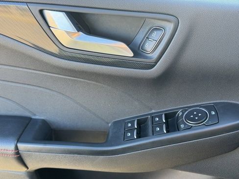 Used 2024 Ford Escape ST-Line image 9