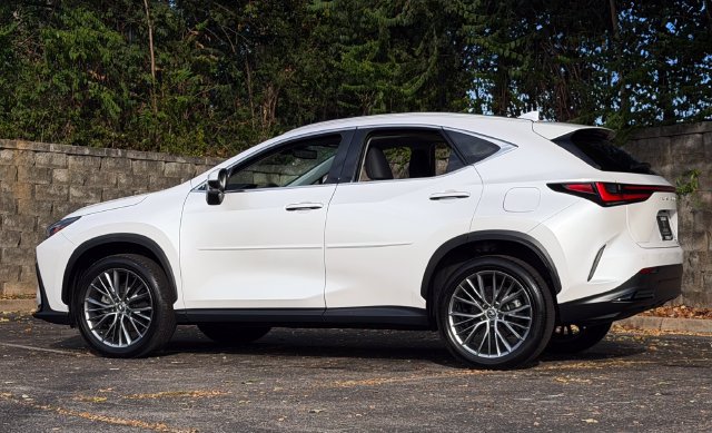 Certified 2024 Lexus NX 350 AWD w/ Vision Package image 10