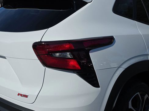 New 2026 Chevrolet Trax RS w/ Sunroof Package image 6