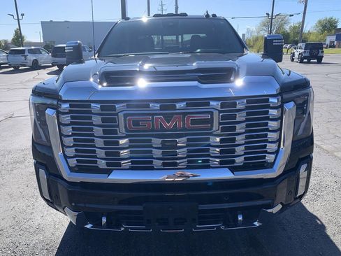 Used 2025 GMC Sierra 2500 Denali w/ Denali Reserve Package AWD/4WD image 3