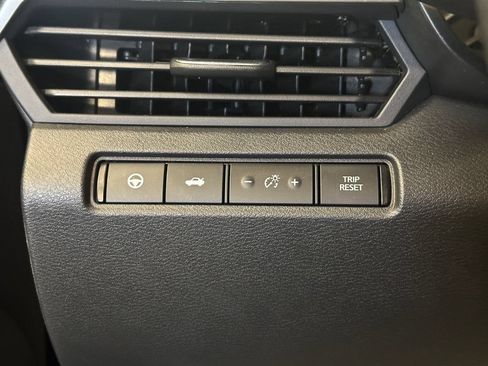 Used 2020 Nissan Altima 2.5 SL FWD image 17