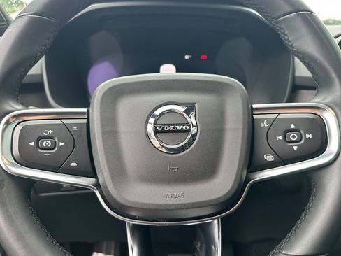 Used 2023 Volvo XC40 Recharge Plus image 26