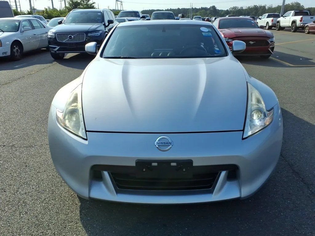 Used 2009 Nissan 370Z Coupe RWD image 5