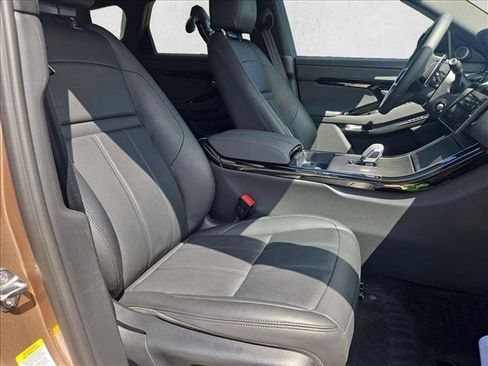 Used 2024 Land Rover Range Rover Evoque Dynamic SE image 20