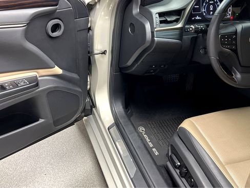 Used 2020 Lexus ES 350 w/ Premium Package FWD image 8
