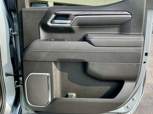 Used 2025 Chevrolet Silverado 1500 LTZ image 25