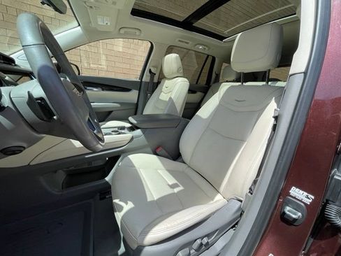 Certified 2022 Cadillac XT6 Premium Luxury w/ Technology Package AWD/4WD image 11