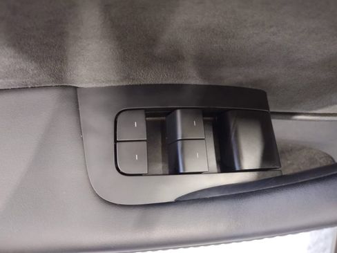 Used 2023 Tesla Model Y Long Range AWD/4WD image 17