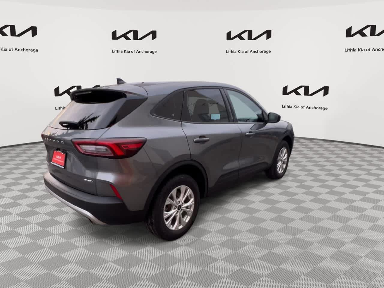 Used 2025 Ford Escape Active AWD/4WD image 9