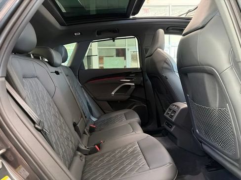 Used 2025 Audi SQ5 Prestige w/ Prestige Package AWD/4WD image 12