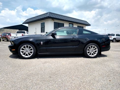 Used 2010 Ford Mustang Coupe image 3