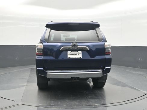 Used 2022 Toyota 4Runner TRD Off-Road image 17