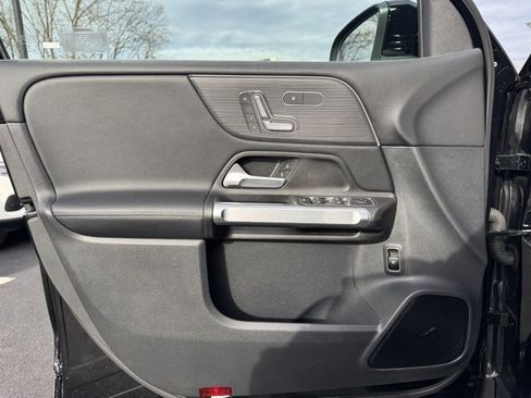 Used 2026 Mercedes-Benz GLB 250 4MATIC image 19