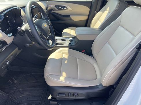 Used 2023 Chevrolet Traverse Premier image 10
