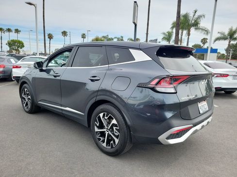 Used 2024 Kia Sportage EX image 3