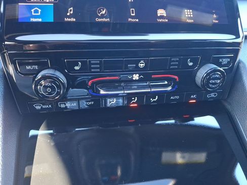 New 2025 Jeep Grand Cherokee Limited w/ Black Appearance Package image 21