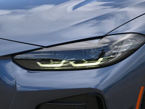 Used 2022 BMW 430i Coupe w/ M Sport Package RWD image 27