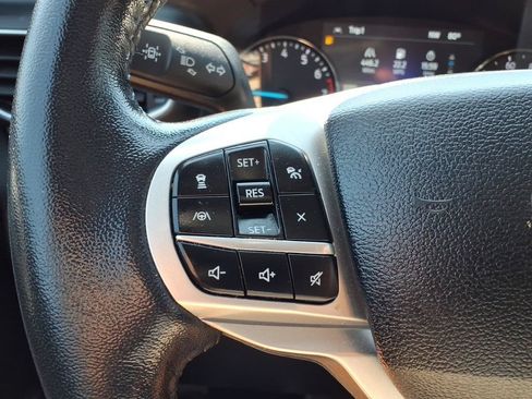 Used 2022 Ford Explorer XLT w/ Equipment Group 202A AWD/4WD image 21