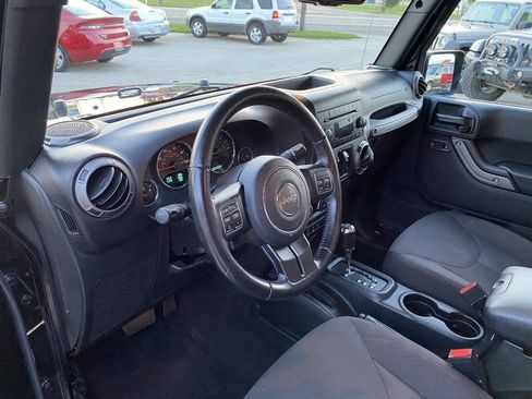 Used 2018 Jeep Wrangler Unlimited Sport S AWD/4WD image 23