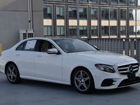 Used 2017 Mercedes-Benz E 300 4MATIC image 9