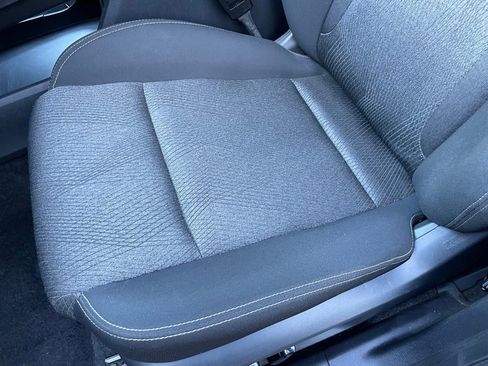 Used 2025 Nissan Rogue SV AWD/4WD image 25