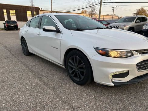 Used 2016 Chevrolet Malibu LT image 10