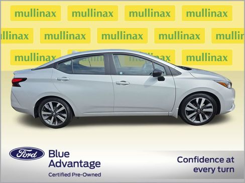 Used 2020 Nissan Versa SR w/ Trunk Package FWD image 2