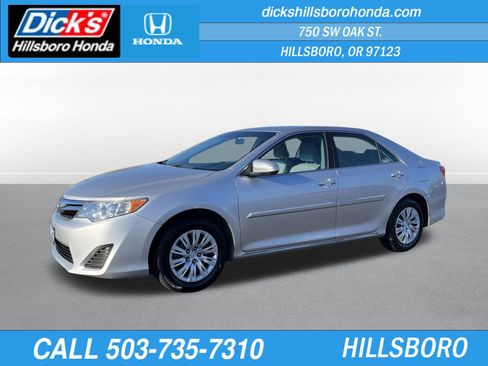 Used 2013 Toyota Camry LE image 1