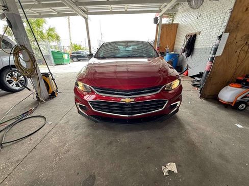 Used 2016 Chevrolet Malibu LT image 1