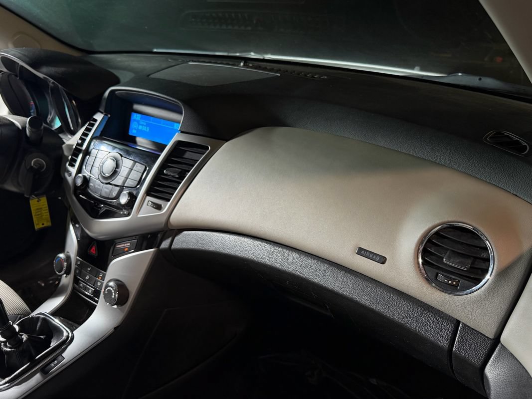 Used 2016 Chevrolet Cruze L FWD image 18