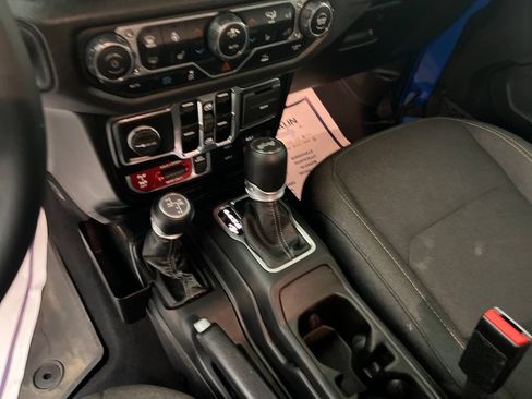 Used 2024 Jeep Wrangler Unlimited AWD/4WD image 20