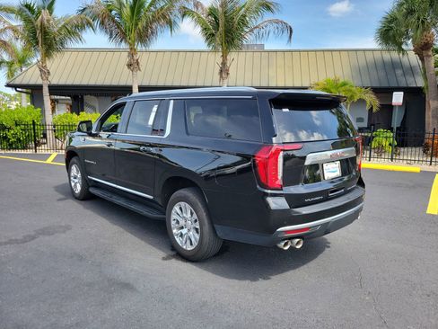 Used 2024 GMC Yukon XL Denali AWD/4WD image 8