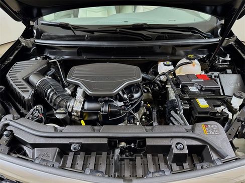 Certified 2025 Cadillac XT5 Premium Luxury image 30