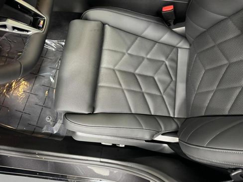 New 2026 BMW 550e xDrive image 28