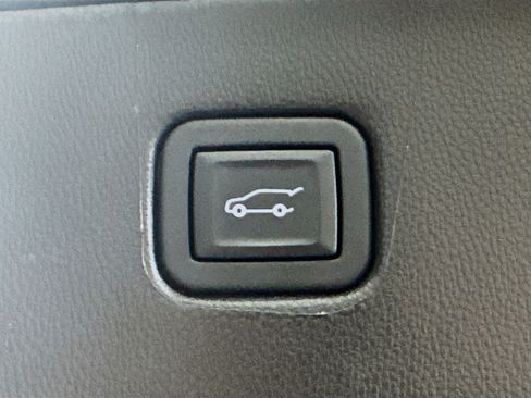 Used 2022 Chevrolet Blazer LT image 28